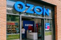 Ozon пишет статус «Возврат в пути», но это висит без конца. Как ускорить приём и где правильно жаловаться