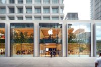 Apple丸の内01 Apple разрешила устанавливать альтернативные магазины приложений на iPhone в Японии
