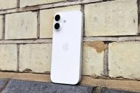 Apple установит рекорд по продажам смартфонов благодаря базовому iPhone 17