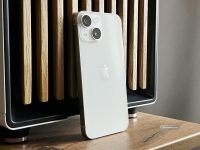 У всех вопрос, а у меня ответ. Почему я пользуюсь iPhone 13 mini в 2026 году