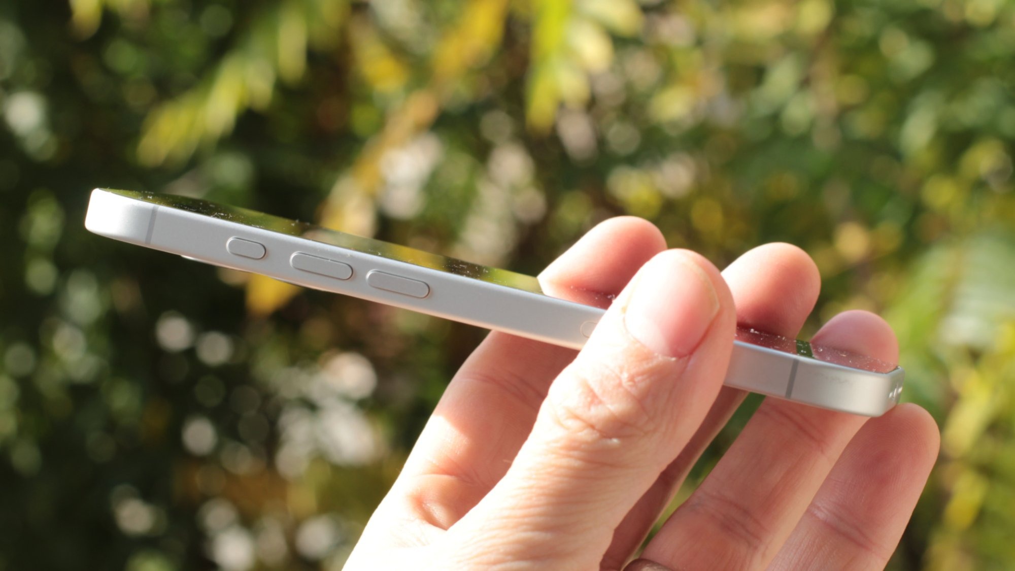 За что Apple так испортила iPhone. Перешёл на iPhone 17 и недоволен кнопкой 