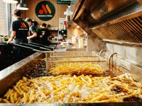 Самолёты в России смогут летать на фритюрном масле из &laquo;Вкусно &mdash; и точка&raquo;. Газпром провела успешные испытания