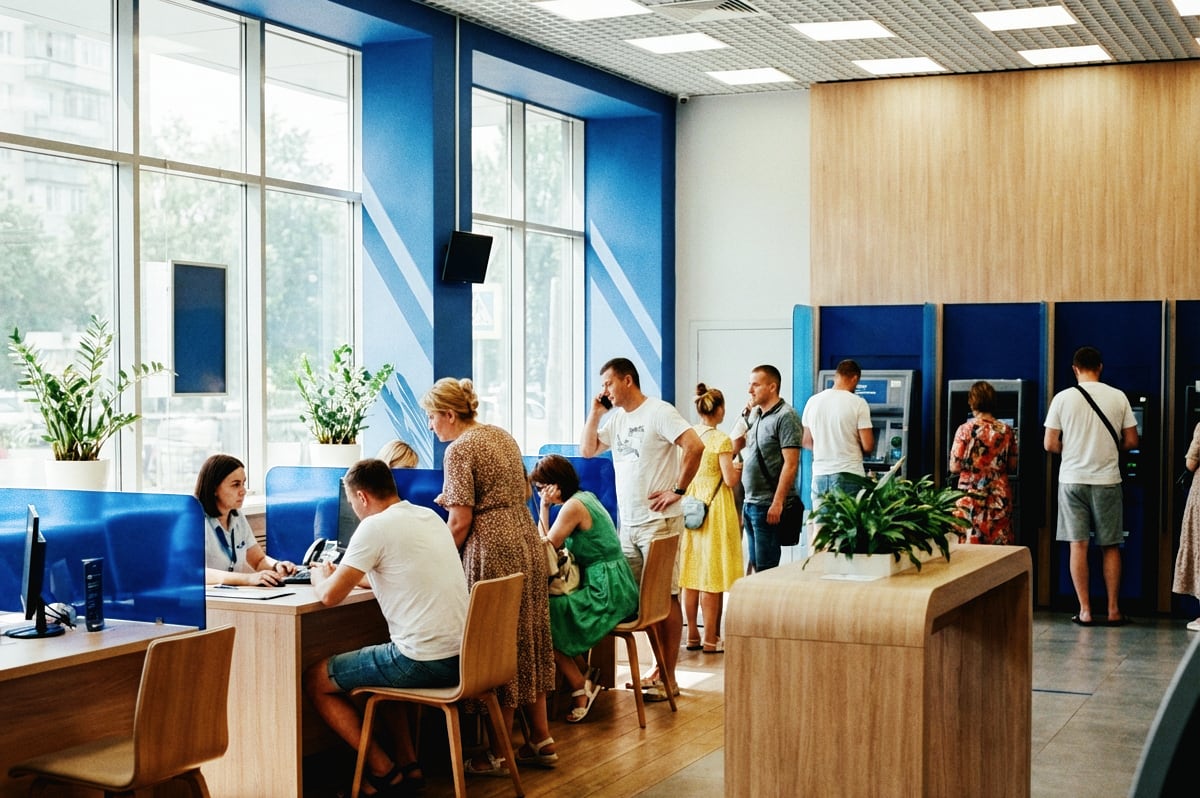 Банки скупают оборудование для выполнения требований ФСБ, чтобы быстрее попасть в «белый список» Минцифры 