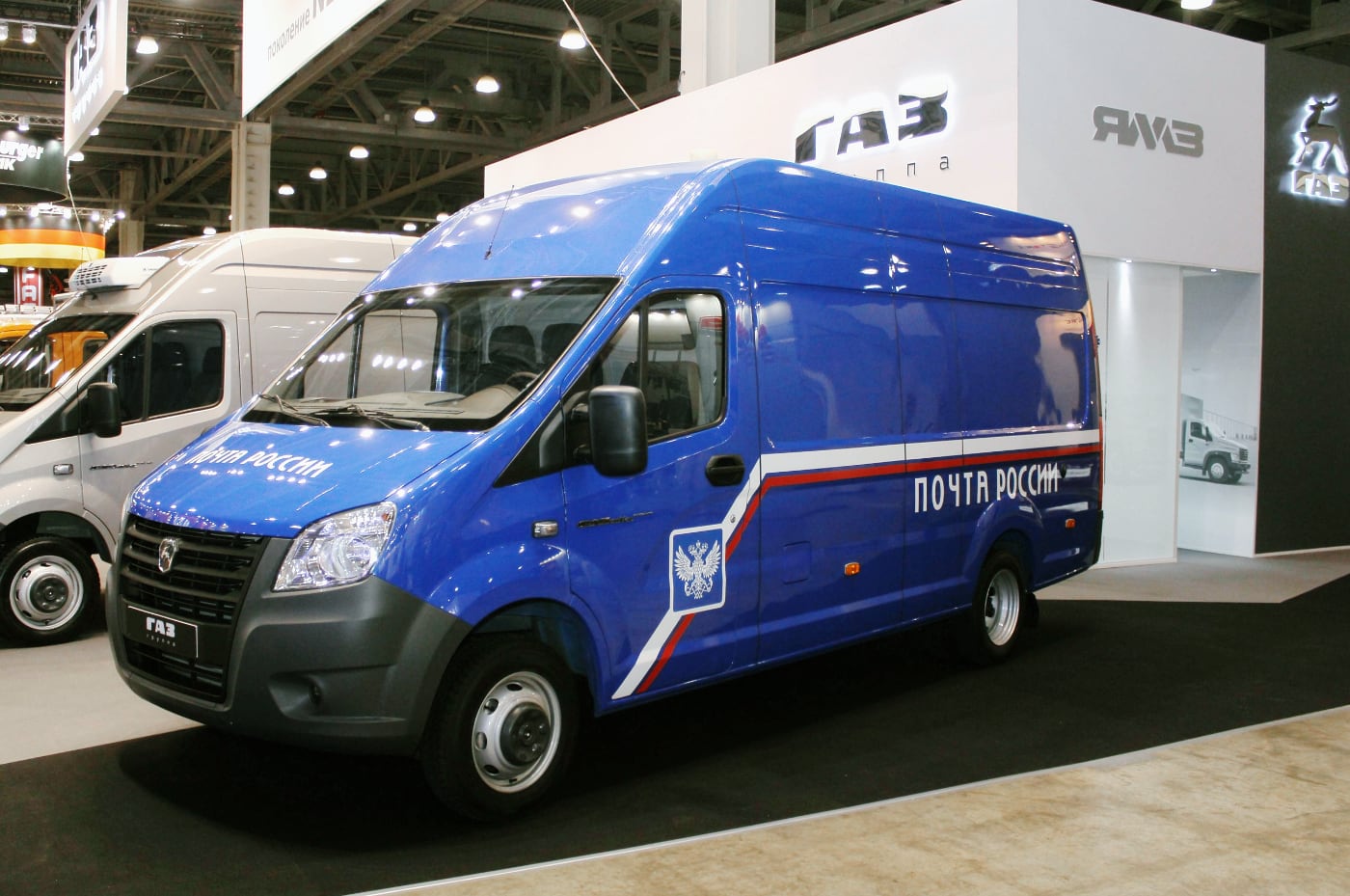 Минцифры предложило отдать Почте России монополию на доставку всех товаров 18+