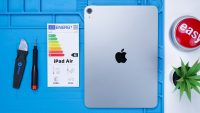 mokFwdTz3c4-maxres Появилось первое видео с разбором iPad Air M4. Его легче починить, чем прошлое поколение