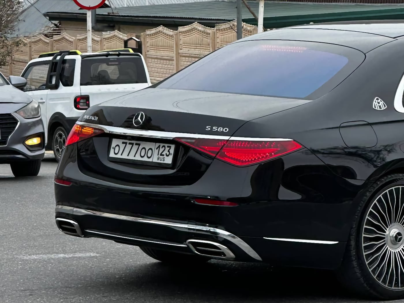 «Красивые» автомобильные номера будут продаваться на Госуслугах с 1 июля