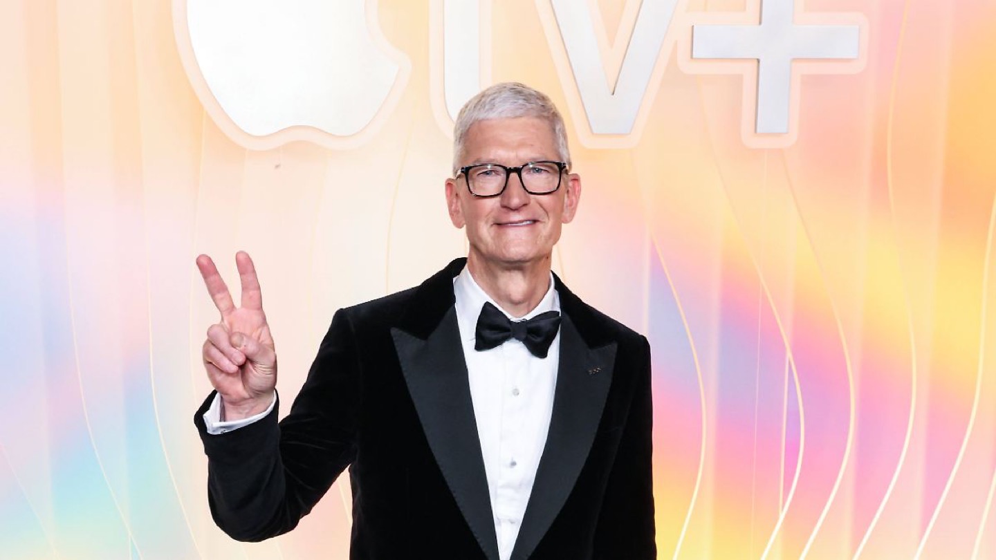 Тим Кук заявил, что планирует остаться в Apple надолго. Чем он займётся