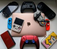 Как один старый MacBook Air на M1 заменил мне PlayStation 2 и кучу ретро-железа. А я думал, что он вообще не для игр