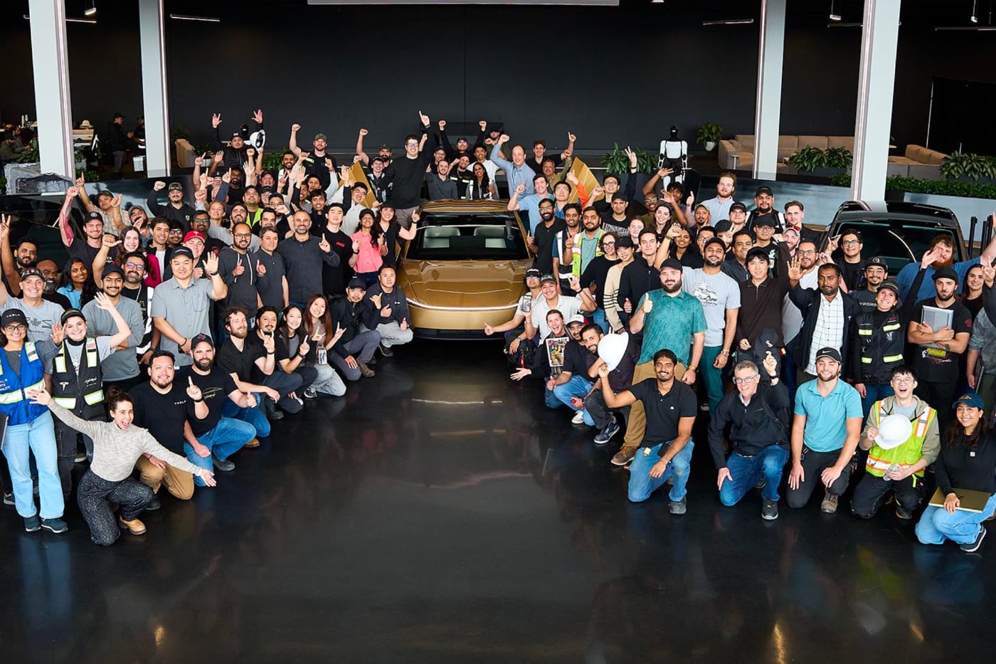 Илон Маск объявил о запуске производства роботакси Cybercab без руля и полноценного автопилота