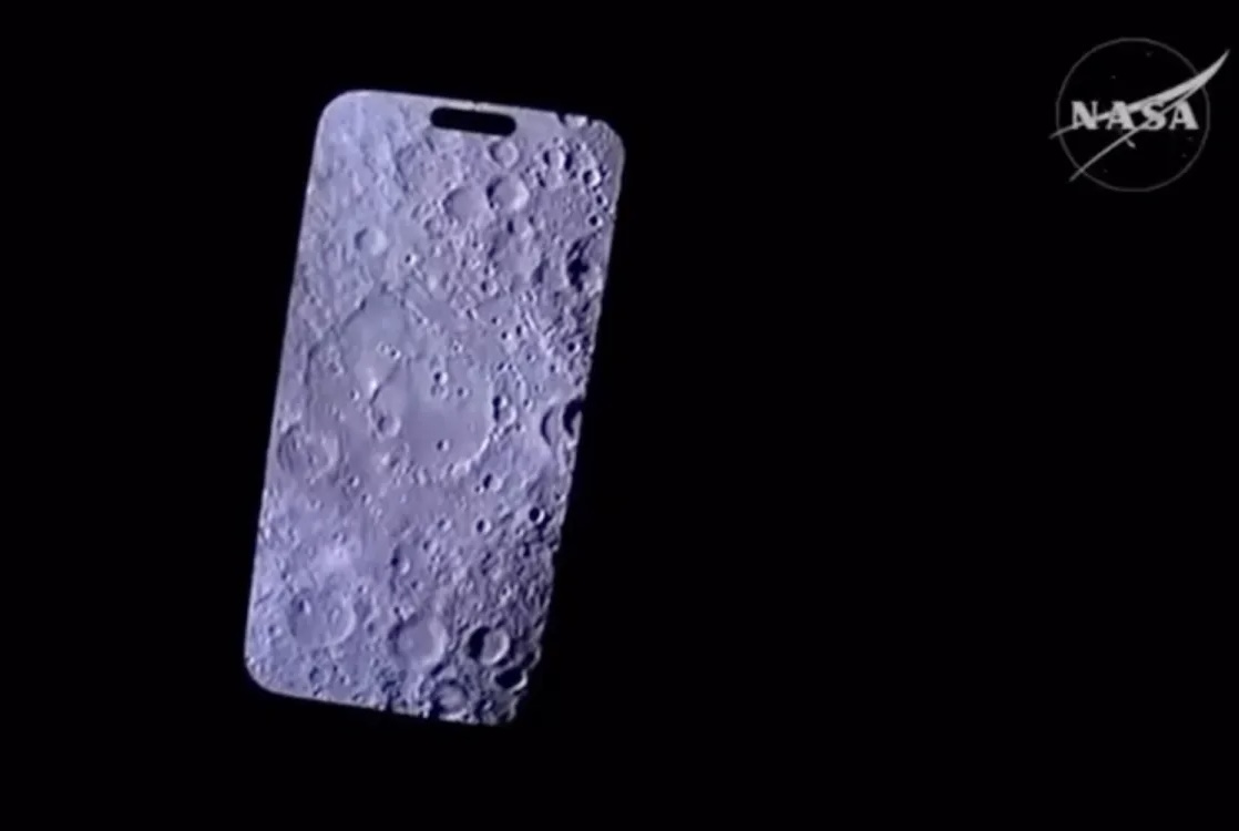 Астронавт снял невероятное фото лунной поверхности на iPhone 17 Pro Max