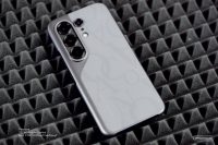 Почти флагман, но в два раза дешевле. Проверил TECNO CAMON 50 Ultra 5G: экран 144 Гц, чехол «под люкс» и умная кнопка